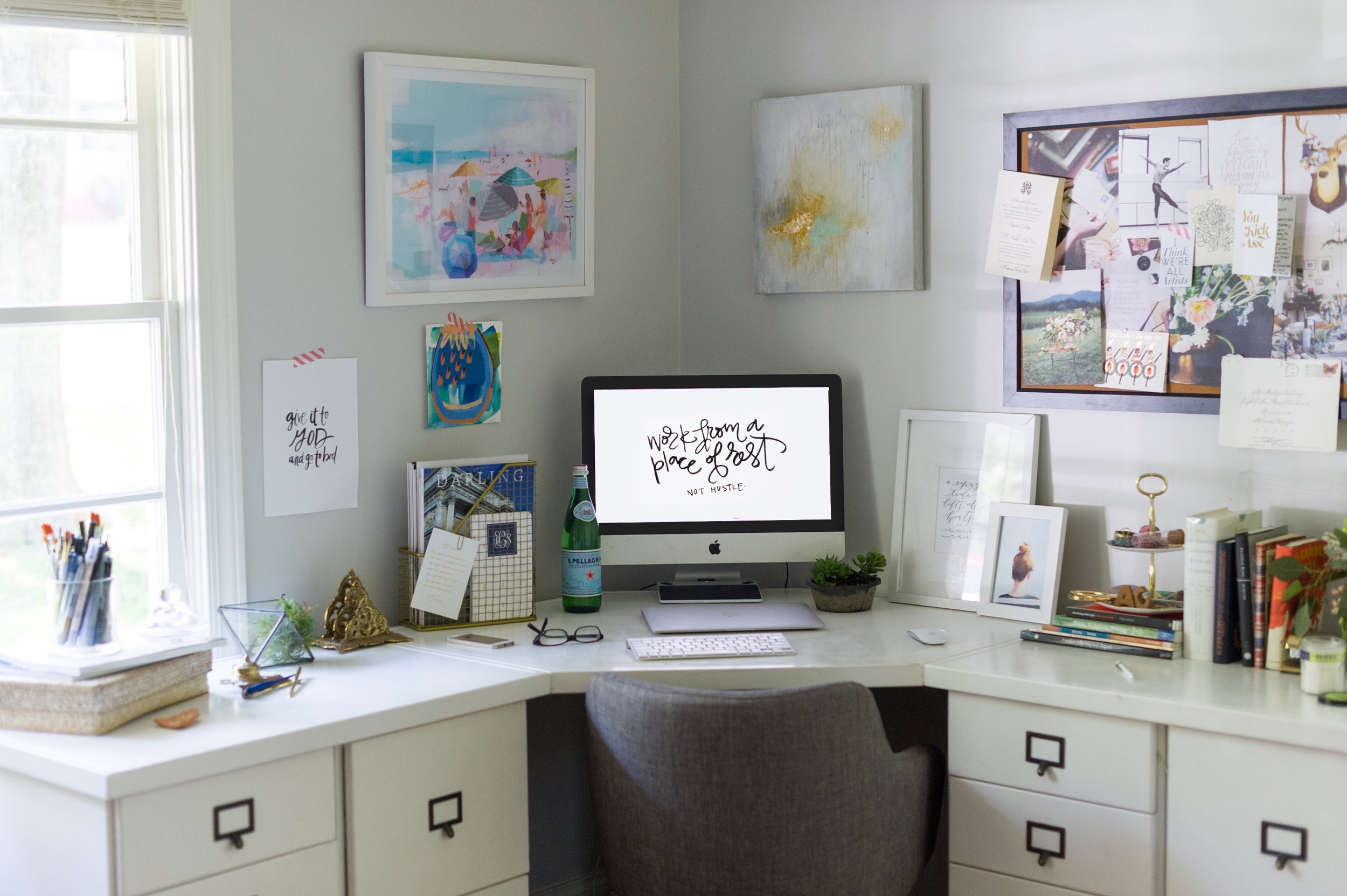How I organize my home office and desk. Ashlyn Writes #creativepreneur
